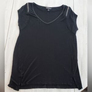 Black V-Neck Women’s Top Rock And Republic M